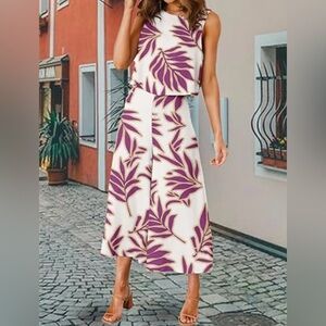 Amazon Women’s Sleeveless Pink, White, Tan Tropical Leaf Print Capri Set / XL